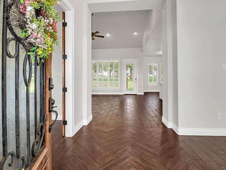 380 Abrego Lake Dr — Photo 6