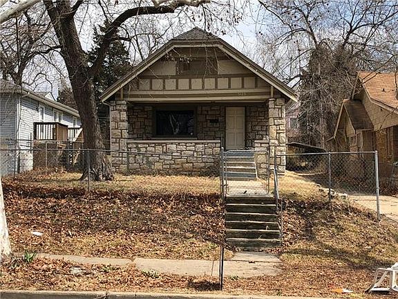 2nd image of 5125 Woodland Ave