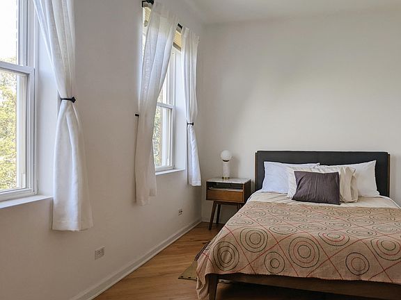4th image of 2848 N Christiana Ave APT 3N
