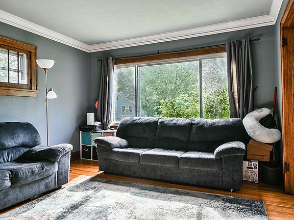 4th image of 4335 5th Ave S