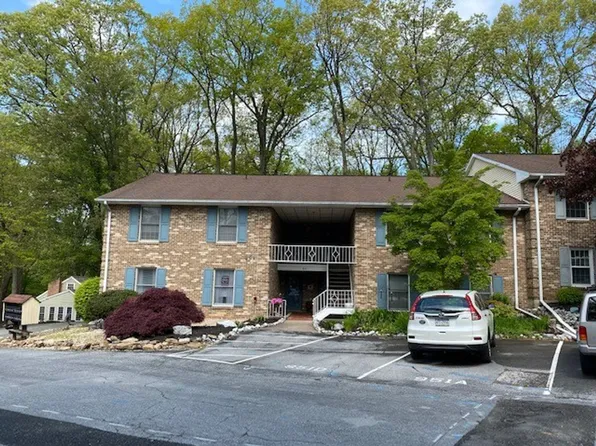 951 Innsbruck Dr #B, Hummelstown, PA 17036