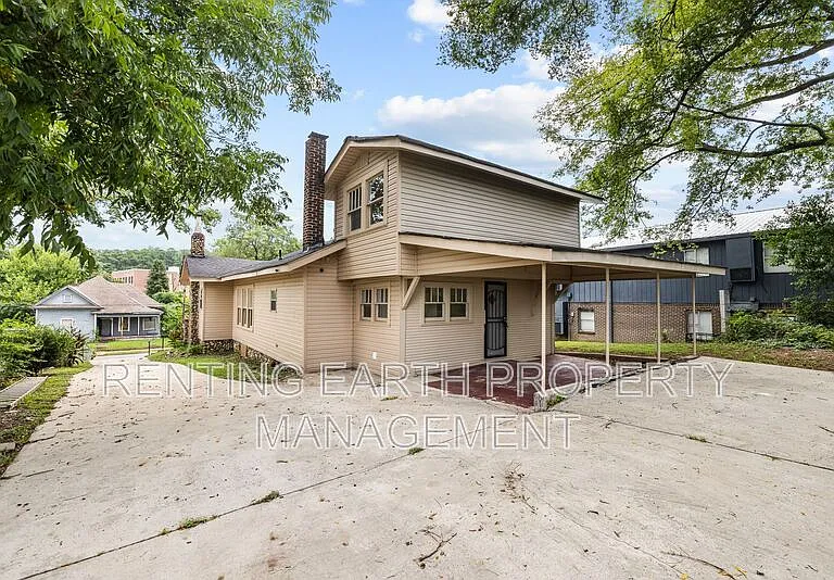 2320 Court R — Photo 18