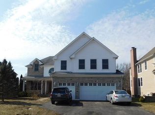 47 Linden Rd, Lake Zurich, IL 60047