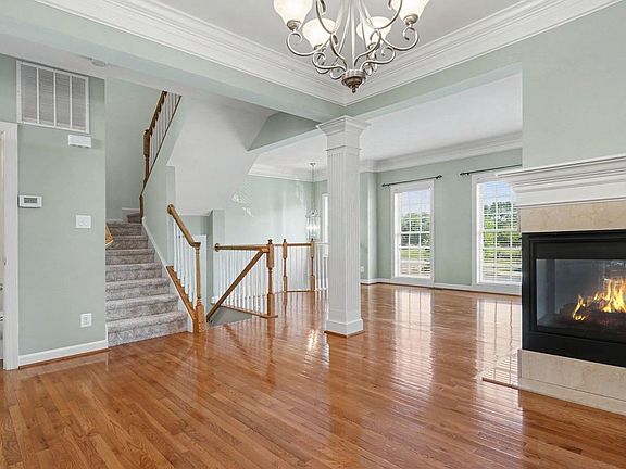 4th image of 28 Brower Ln