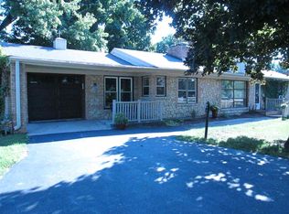 913 E Main St, Rockton, IL 61072