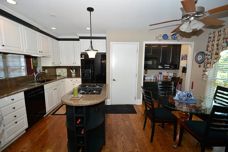 Thumbnail 10