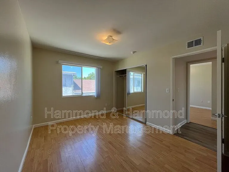 6916 Agnes Ave #4 — Photo 15