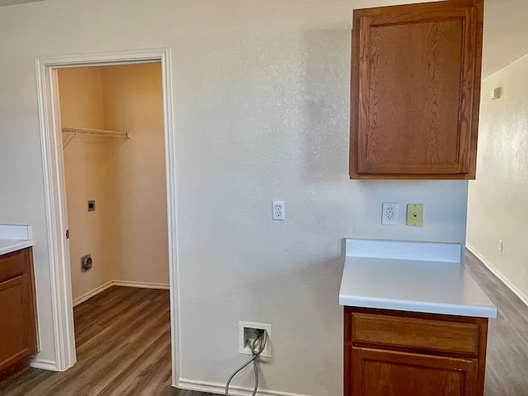 820 Wrigley Dr — Photo 9