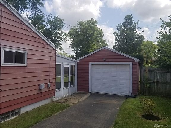 3rd image of 452 Travis Dr