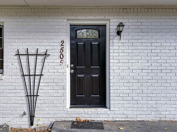 4th image of 2503 Skyland Trl NE