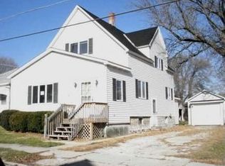 615 Roosevelt Ct, Sycamore, IL 60178