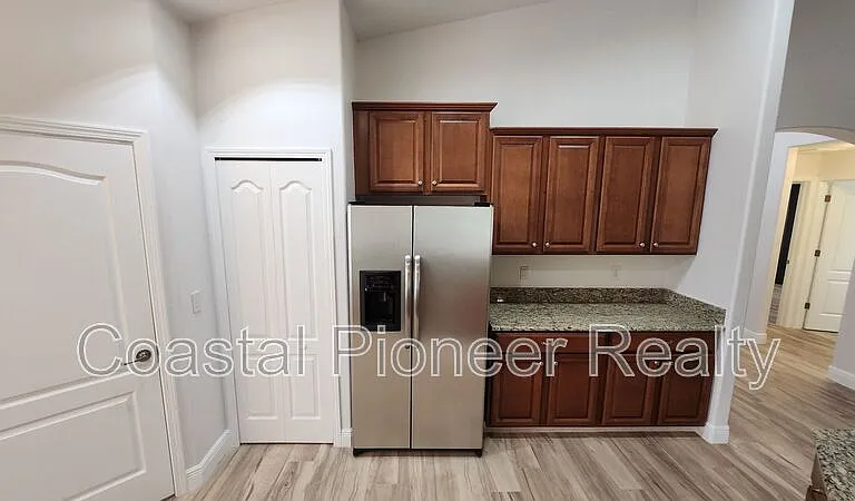 11404 Holmbridge Ln — Photo 20