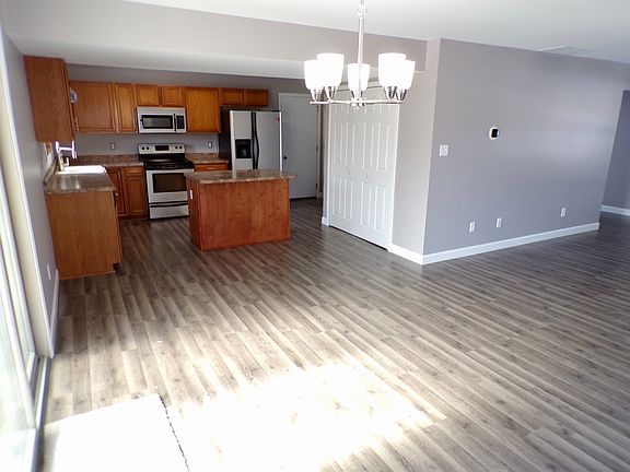 5th image of 2817 Oxbow Ave