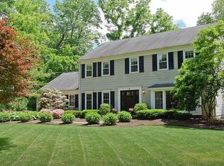 6 Pickwick Ln, Mountain Lakes, NJ 07046