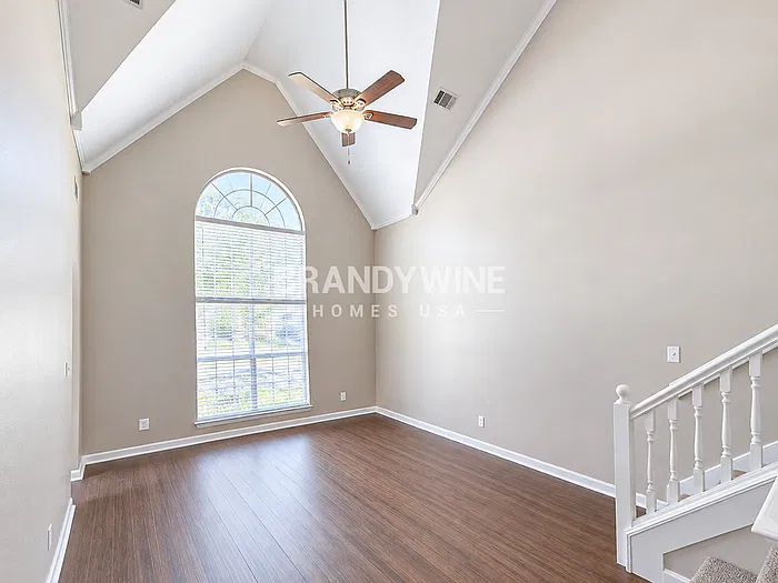 3 bed, 2.5 bath, 2027 sqft, $2,364 — Photo 4