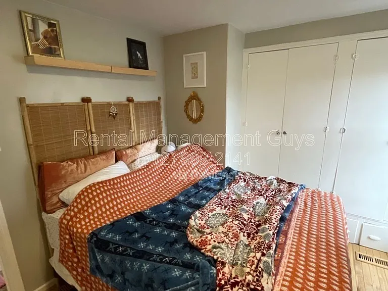 1938 Roblyn Ave #1 — Photo 8