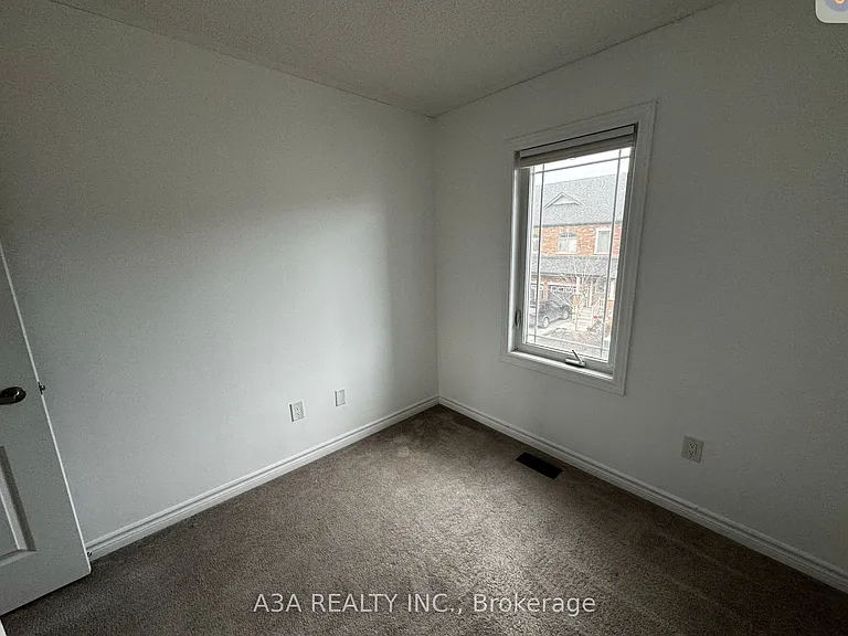21 Deneb St — Photo 13