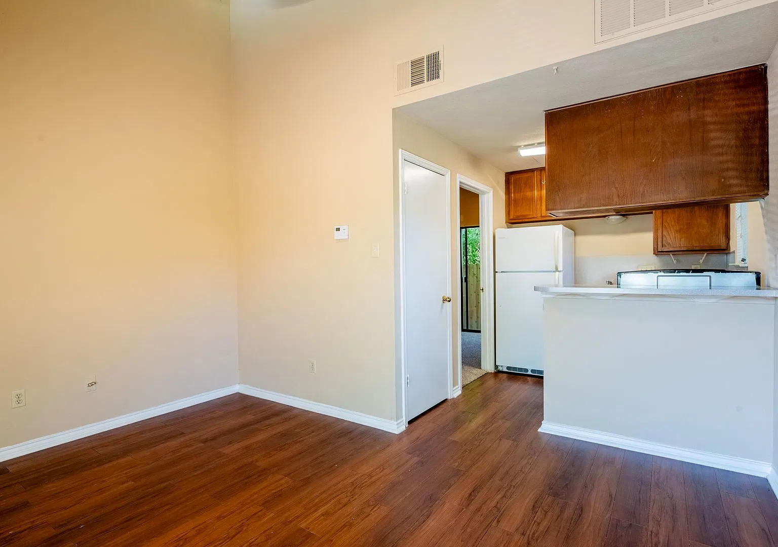 601 Nelray Blvd #10 — Photo 4