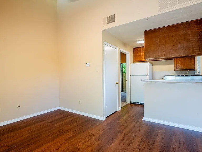 601 Nelray Blvd #10 — Photo 5