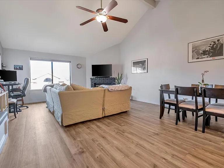 18 Carriage Ln — Photo 11