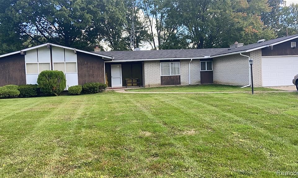 1st image of 25524 Wessex St