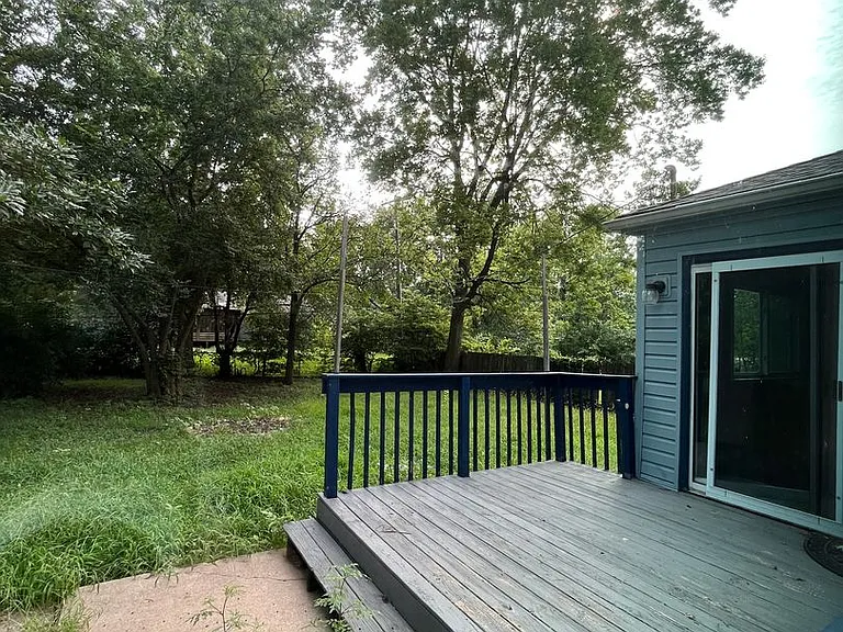 1103 Willow Dr — Photo 14