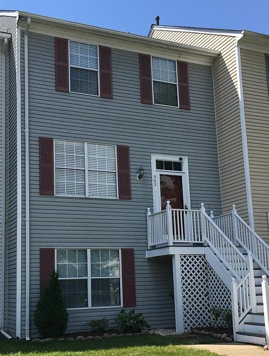 1st image of 503 Richmond Sq NE