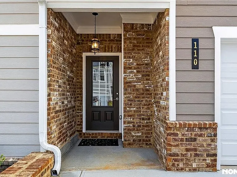 110 Greenview Ct — Photo 4