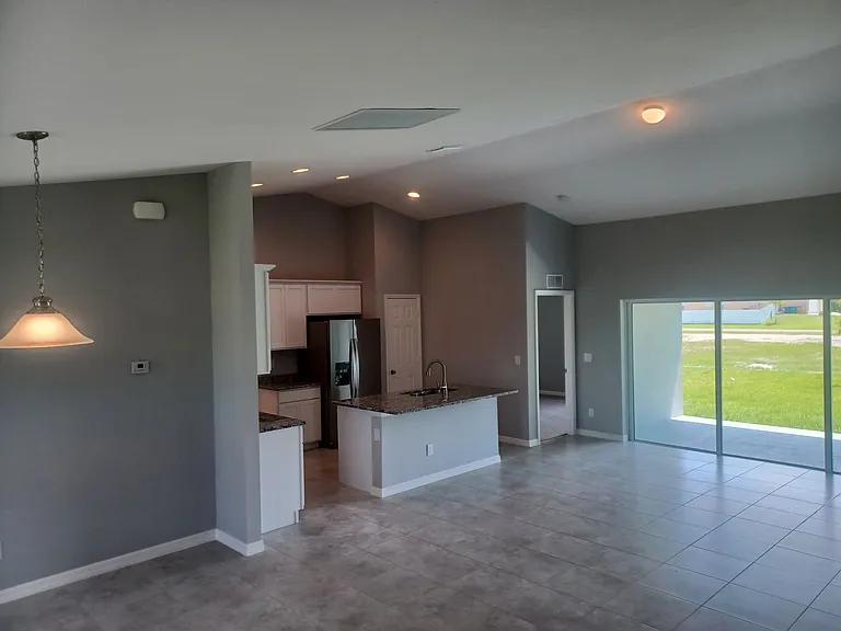 417 SW 26th Ave — Photo 6
