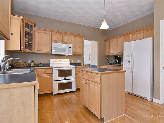 4th image of 137 Orchard Woods Dr