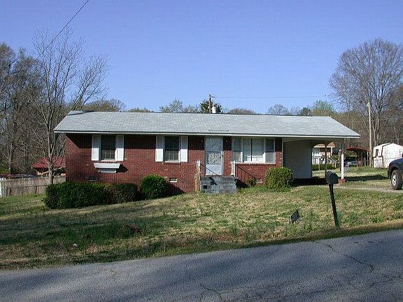5th image of 203 Holman St