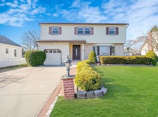 166 Irving Ave, Deer Park, NY 11729