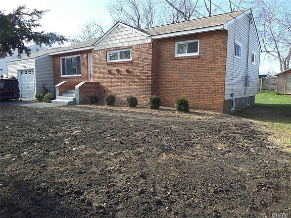 2nd image of 31 Champlain St