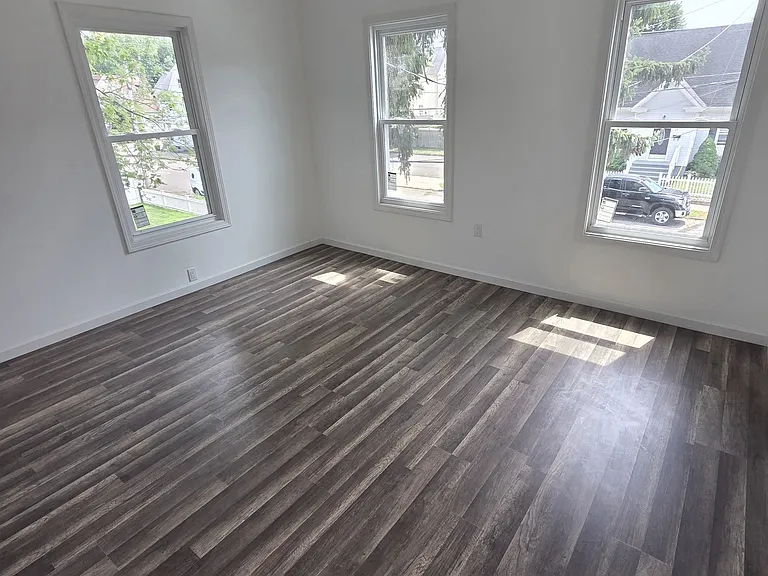 15 Walnut St — Photo 10