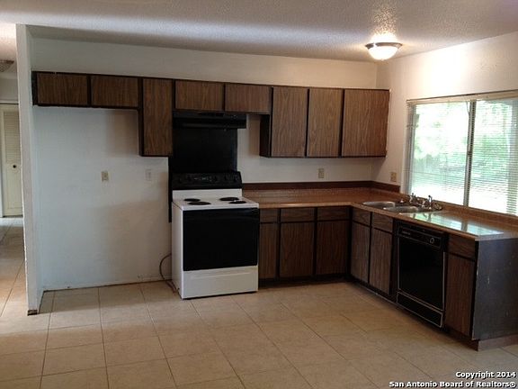 5th image of 8339 Glen Mont Dr