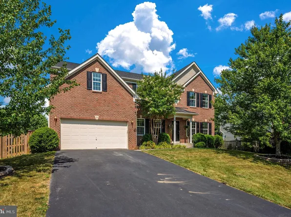 35 Rebecca Way, Charles Town, WV 25414