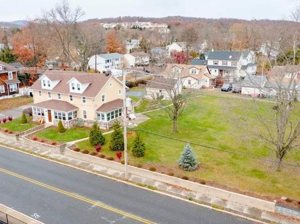403B Lakeside Ave, Pompton Lakes Boro, NJ 07442
