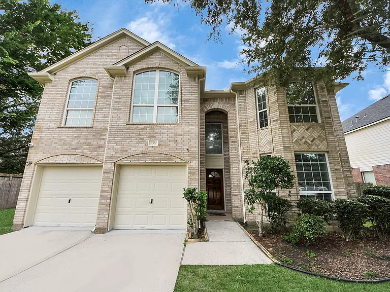 9002 Sundown Dr — Photo 3