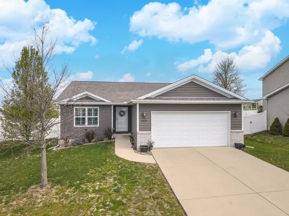 212 Springdale Ave, Bloomington, IL 61704