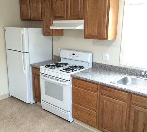 2nd image of 22413 Meekland Ave