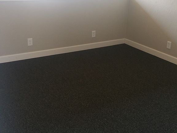 3rd image of 2904 N Blackstone Ave Ste 108