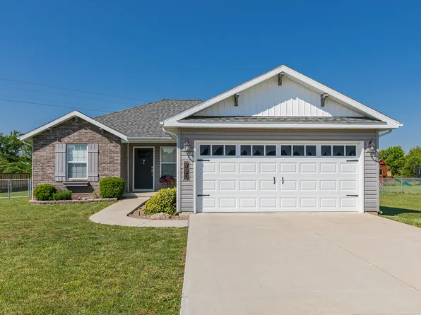 720 Woodlawn Street, Marshfield, MO 65706