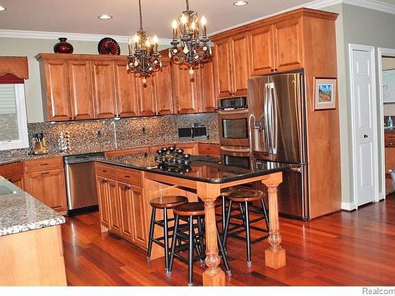 4th image of 52272 Chickadee Ln