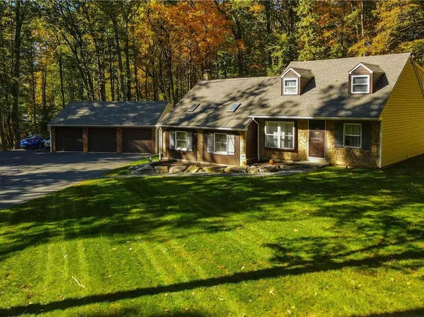 217 Benfield Rd, Macungie, PA 18062