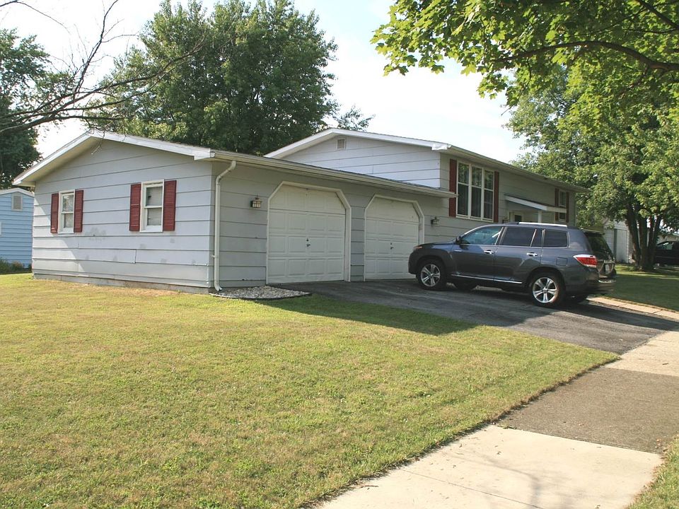 1st image of 202 Birchwood Ct