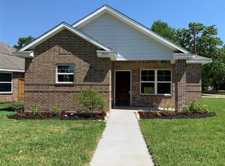 304 W Houston Ave, Pasadena, TX 77502