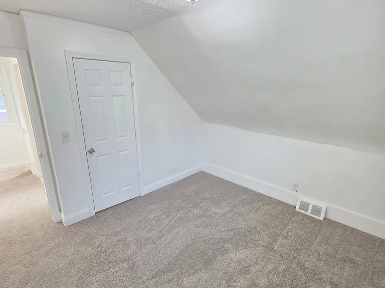 10006 Mark Twain St — Photo 33