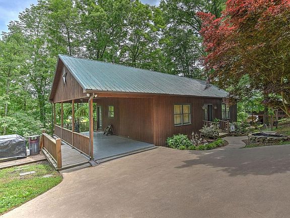 4th image of 484 Lakeside Dr