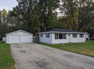 2357 S Glendale Rd, Benton Harbor, MI 49022