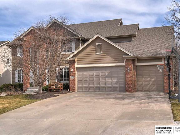 3rd image of 3911 S 193rd Cir